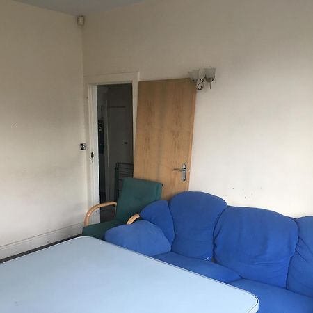 Single Room - Town & University Nearby, 24H Bus, Airport-Linked Mánchester Exterior foto