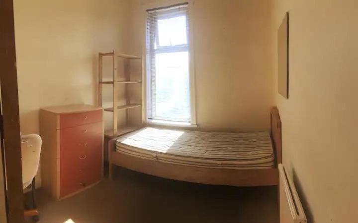 Single Room - Town & University Nearby, 24H Bus, Airport-Linked Mánchester Exterior foto