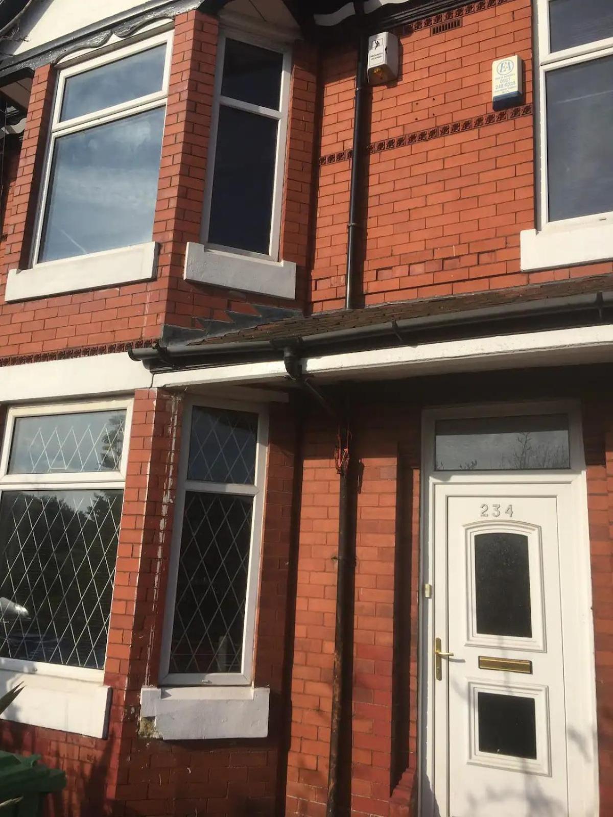 Single Room - Town & University Nearby, 24H Bus, Airport-Linked Mánchester Exterior foto